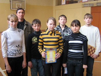 Команда Ядринского района на полуфинальных играх по шашкам заняла 2 место