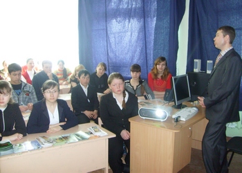 На базе Верхнеачакской школы состоялась встреча учащихся с ведущим инспектором Ядринского центра занятости населения В.М.Ковалевым