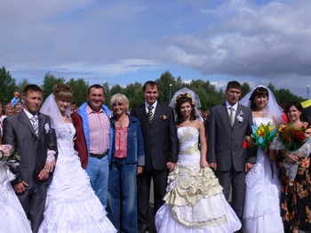 Президент Чувашской Республики Николай Федоров пожелал молодоженам любви, счастья, уважения друг другу