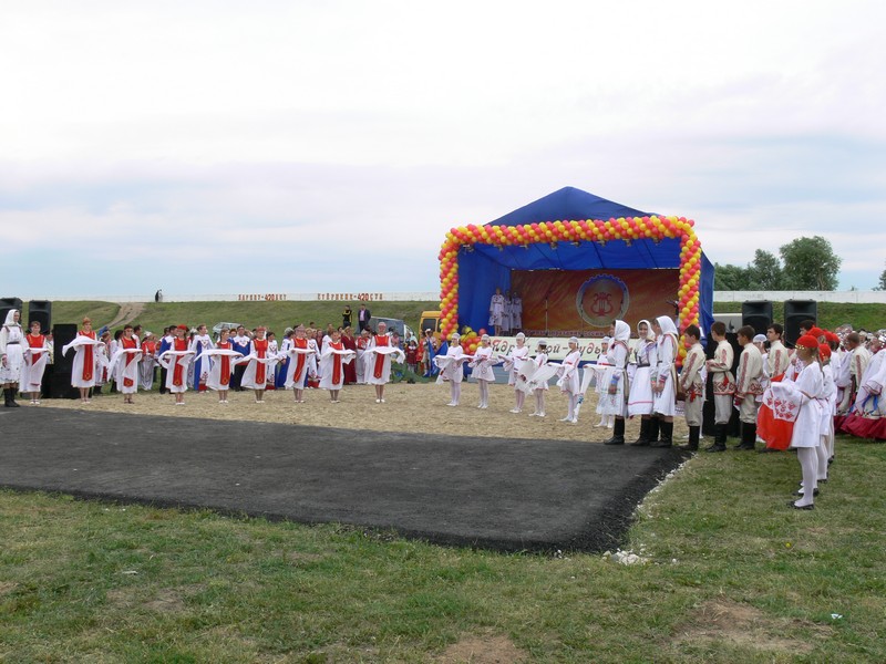 Сегодня в Ядринском районе проходит 55 районной праздник песни, труда и спорта «Акатуй»