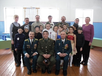 Учащиеся школы Ядринского района пришли к единому мнению: "Будем в армии служить!"