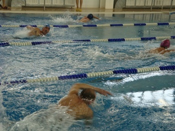 В честь Дня Матери и Года Учителя прошли соревнования по плаванию работников образования в ФСК «Присурье» г.Ядрин