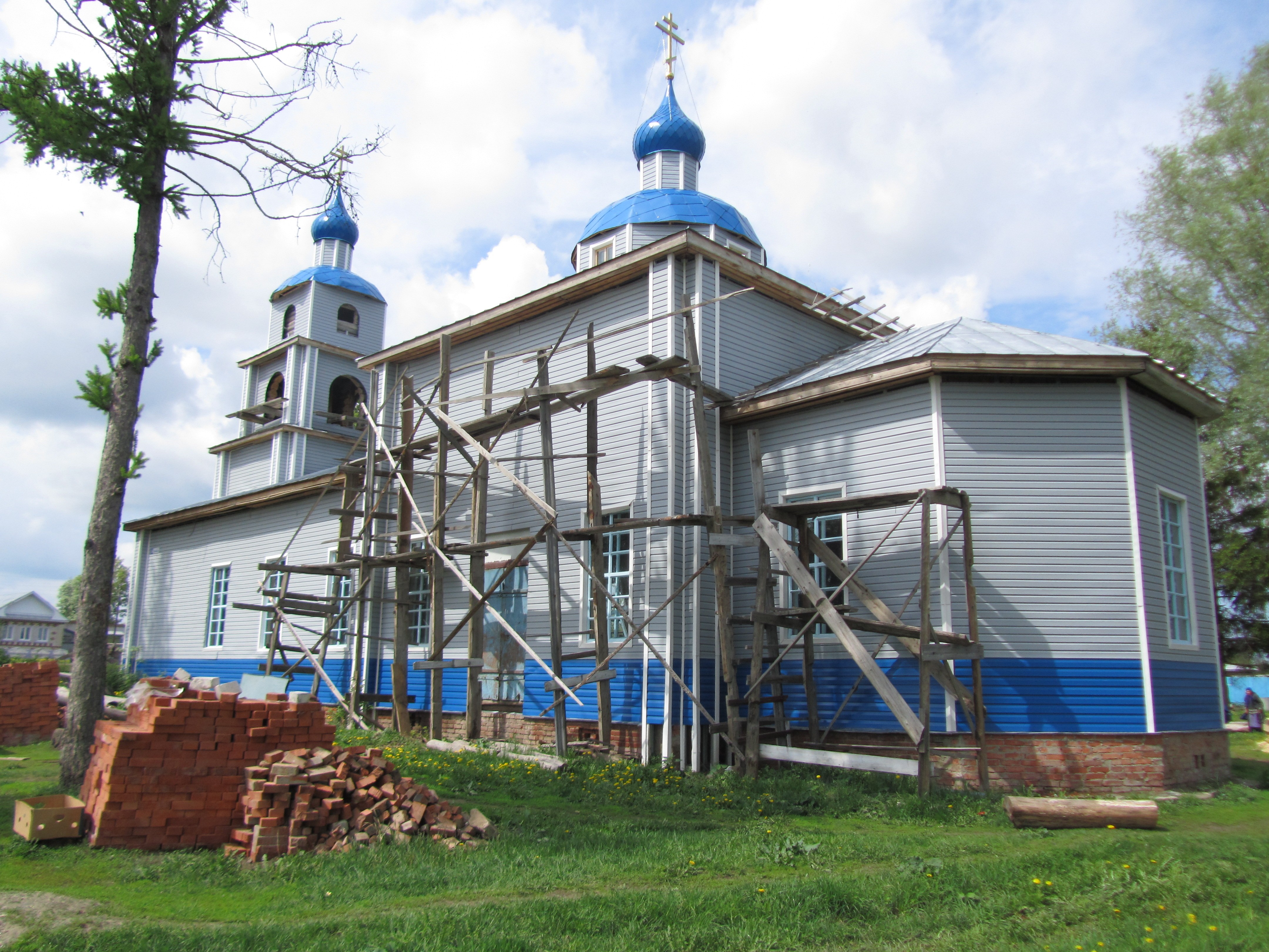 08:46 Ядринский район: первый молебен прошел в восстанавливающемся храме Святителя Николая