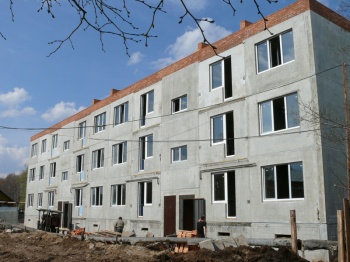 В Ядринском районе по программе "Ветхое жилье" строится новый трехэтажный многоквартирный дом