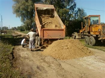 Строительство автомобильных дорог на территории сельских поселений в Ядринском районе продолжается