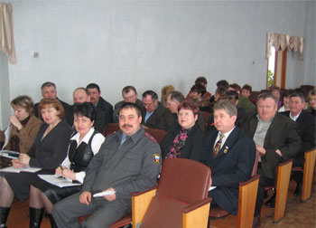 14:55_ Совещание у главы Яльчикского района началось с поздравлений.