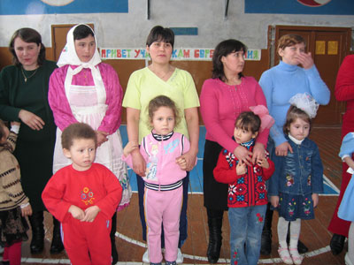 12:45_ Праздник мам и дочерей