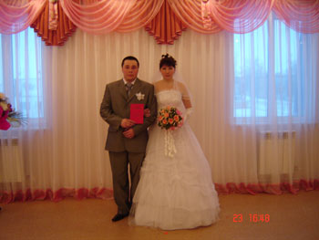 13:23_ В Яльчикском районе 6 пар вступили в брачный союз в День защитника Отечества