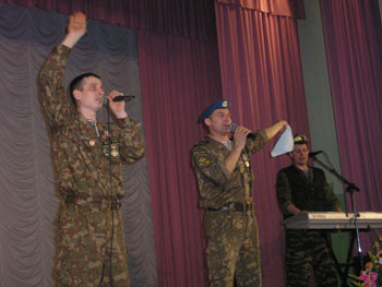 13:33_ Концерт ансамбля "Живи и помни" в Яльчикском культурно-досуговом центре