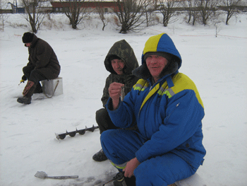 11:40 Турнир по зимней ловле рыбы собрал любителей рыбалки из 5 районов республики