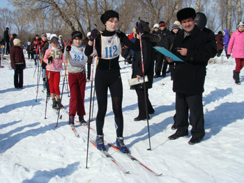 13:56 Соревнования по лыжным гонкам среди школьников завершили зимний спортивный сезон в Яльчикском районе