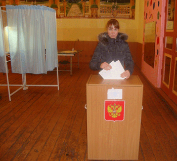 16:00_ В Едином дне голосования принимают участие 240 молодых избирателей Яльчикского района