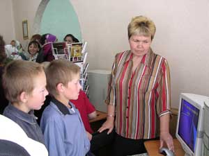 13:50 19 июня 2004 года на базе Новошимкусской сельской библиотеки Яльчикского района открыта сельская модельная библиотека.