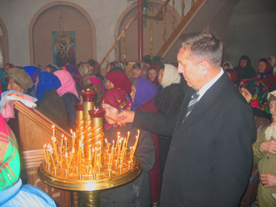 13:33 Глава Яльчикского района побывал в церкви имени Св.  Александра Невского в селе Яльчики