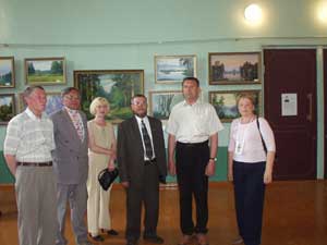 11:26             23 июня 2004 года в Яльчикском районном Доме Культуры открывается выставка нашего земляка уроженца села Эшмикеево Н.Лукиянова.