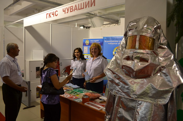 10:35 Экспозиция ГКЧС Чувашии представлена на выставке «Регионы – сотрудничество без границ»