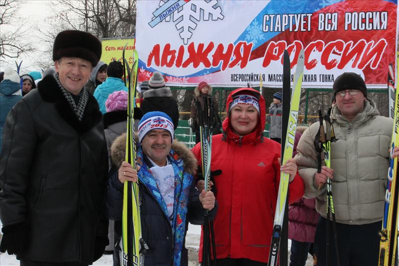 В г.Канаш на «Лыжне России-2013» принял участие председатель ГКЧС Чувашии.