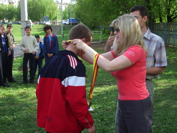 Соревнования по футболу среди подростков «Кожаный мяч» продолжаются