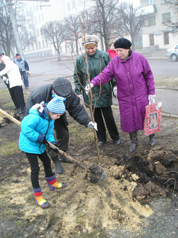 15:09 В весенней санитарной очистке города Чебоксары и посадке зеленых насаждений приняло участие около 45000 человек