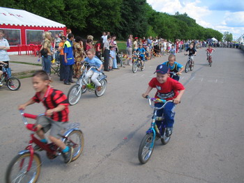 14:54 Небывалый интерес среди дошколят вызвал первый городской массовый конкурс юных велосипедистов