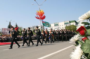 <FONT color=#FF0000><B> Парад Победы. Город Чебоксары. 9 Мая 2010 года </B></font>