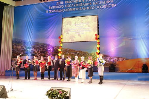 11:42 Работников сферы торговли и бытового обслуживания чествовали в Чувашской государственной филармонии
