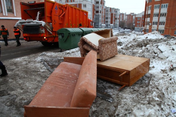 Власти Чебоксар планируют закупить 16 мусоровозов нового поколения