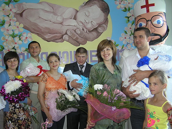16:50 В рамках празднования Дня семьи, любви и верности состоялась торжественная выписка новорожденных