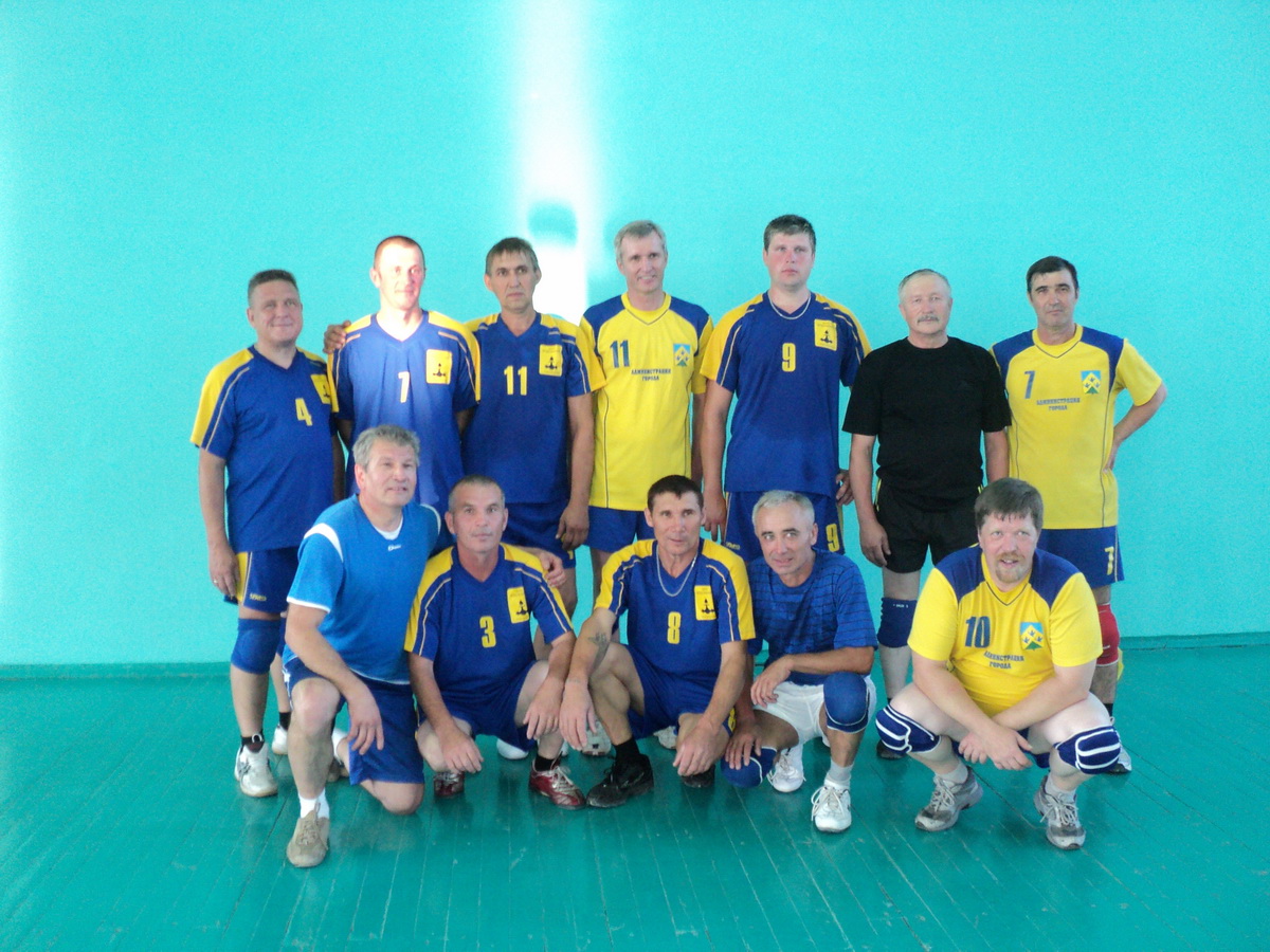 Сотрудники администрации Новочебоксарска приняли участие в товарищеской встрече по волейболу