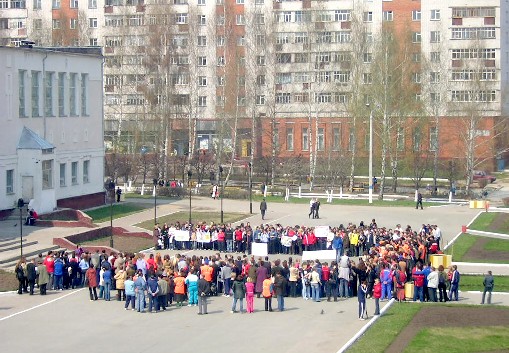 16:34 Cегодня в Новочебоксарске проходит городская экологическая акция «ЧИСТАЯ РОЩА»