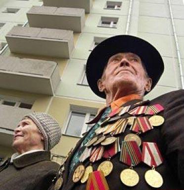 13:48 Ветераны Великой Отечественной войны справляют новоселье в благоустроенных квартирах