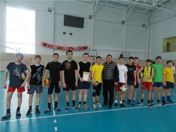 В рамках весенних каникул состоялись турниры по волейболу среди юношей 8 - 9 и 10 - 11 классов