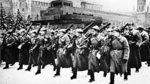 День проведения военного парада на Красной площади в Москве в ознаменование 24-ой годовщины Великой Октябрьской социалистической