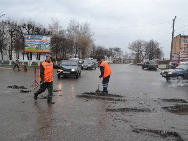 В Алатыре ремонтируют дороги