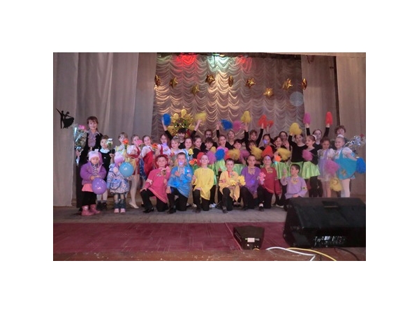 В Аликовской детской школе искусств прошел праздник танца «Хрустальный башмачок»