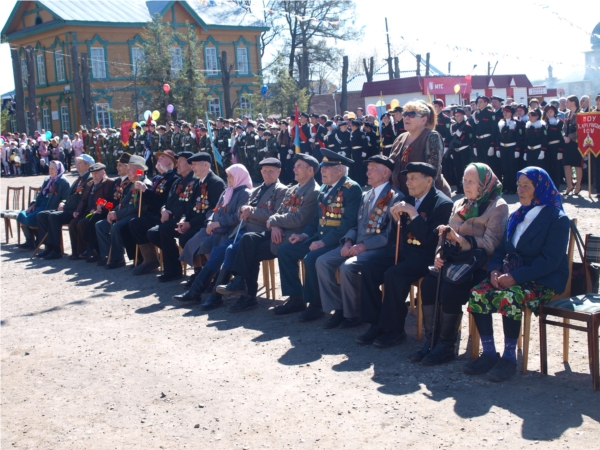 В Аликово состоялся торжественный митинг, посвященный 68-й годовщине Победы