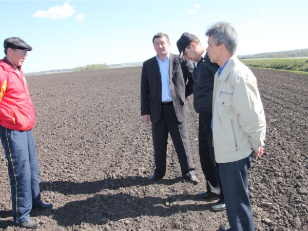 Заместитель министра сельского хозяйства Чувашской Республики ознакомился с ходом весенне-полевых работ в Шумерлинском районе