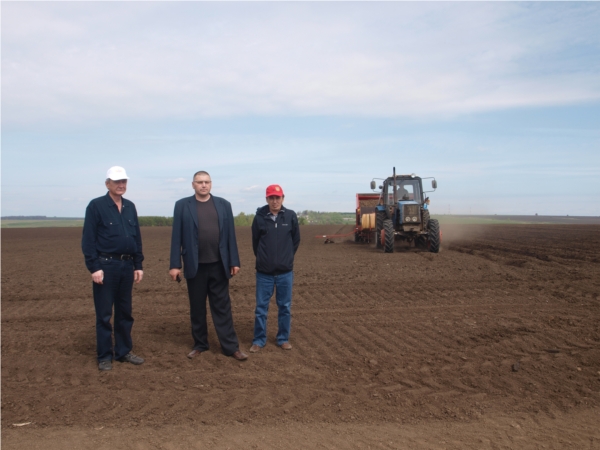 Заместитель министра сельского хозяйства Чувашской Республики Н.П. Якимов ознакомился с ходом весенне-полевых работ