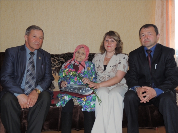 Жительницу Красночетайского сельского поселения поздравили с 90-летним юбилеем