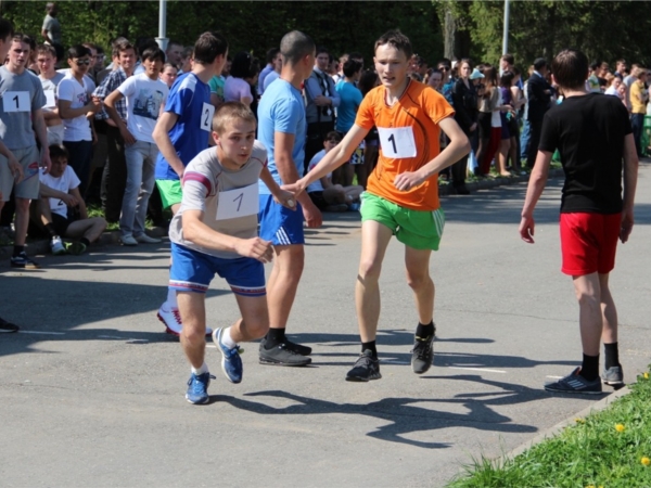 Более тысячи любителей бега стали участниками традиционной легкоатлетической эстафеты на призы газеты «Ульяновец»