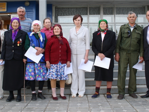Красночетайский район: вручены свидетельства на жилье ветеранам ВОВ