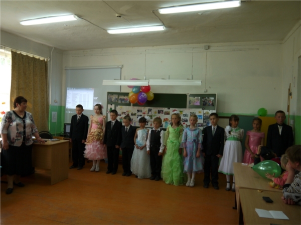 Ядринский район: четвероклассники Персирланской школы попрощались с начальной школой