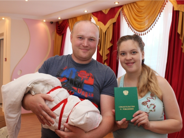 г. Канаш: 300-й новорожденный зарегистрирован в канун Дня России