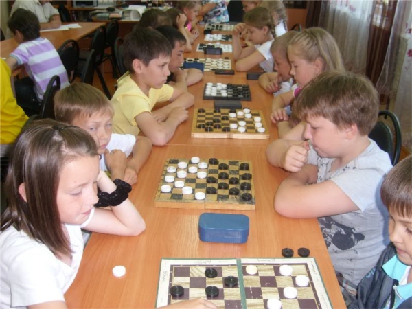 Шашечный турнир среди пришкольных лагерей
