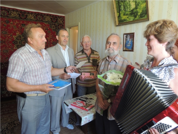 Главное, ребята, сердцем не стареть