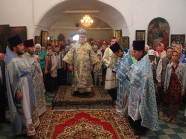 Божественная литургия в день Казанской иконы Божией Матери в Казанском храме г. Мариинский Посад