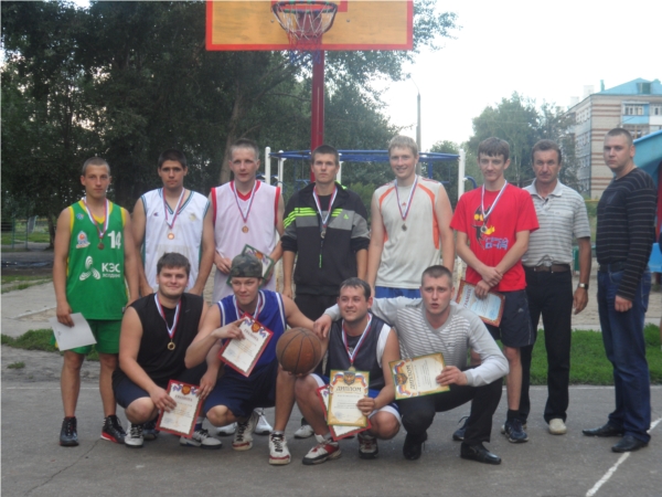_Прошедший турнир по уличному баскетболу «Оранжевый мяч» был посвящён Дню города Алатыря