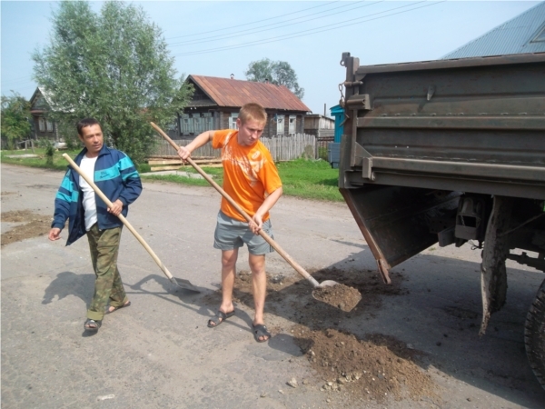В Старочукальском сельском поселении проведен ямочный ремонт дорог