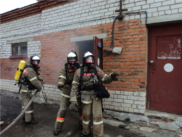 На зональных соревнованиях звеньев газодымозащитной службы