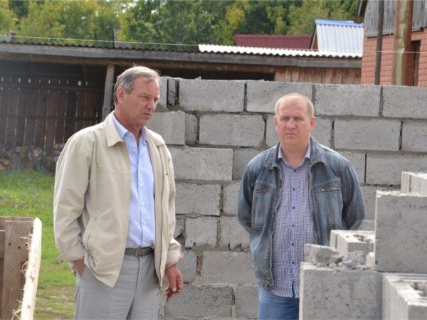 Глава администрации района ознакомился с ходом строительства объектов в ряде сельских поселений